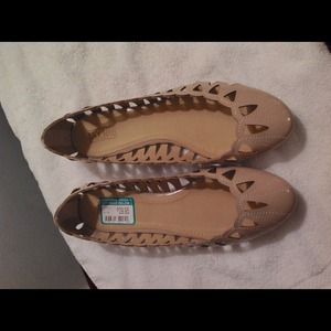 Ladies beige flats