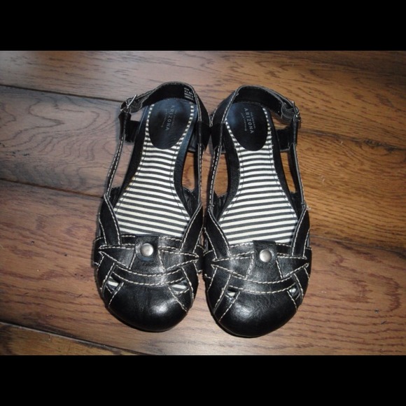 PRICE REDUCED!! ARIZONA Black Sandals