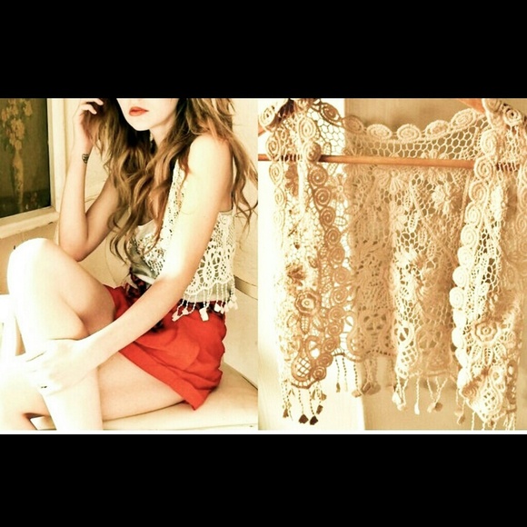New Ivory Crochete Boho Tassel Festive Vest s/m