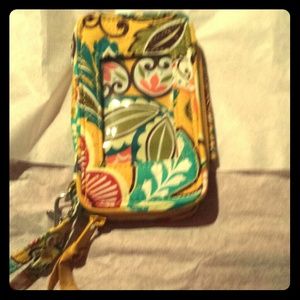 SOLD♧Vera Bradley wristlet wallet♧