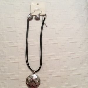 Pretty pair! Necklace & matching earrings