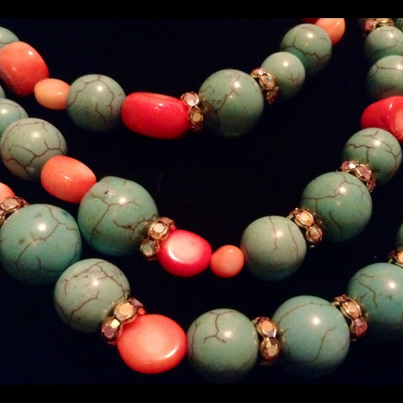 Turquoise & Saman peach color Necklace Set NWOT - Picture 2 of 3