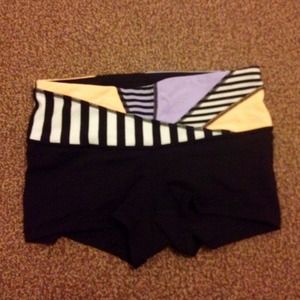 Lululemon boogie shorts sz 4
