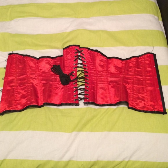 Steel bond waist corset