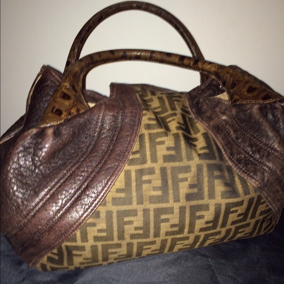 Authentic Fendi Spy Bag - Picture 4 of 4