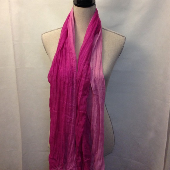 🔥SUPER SALE ! NWT STUNNING Multi-tone Pink Scarf. - Picture 2 of 4