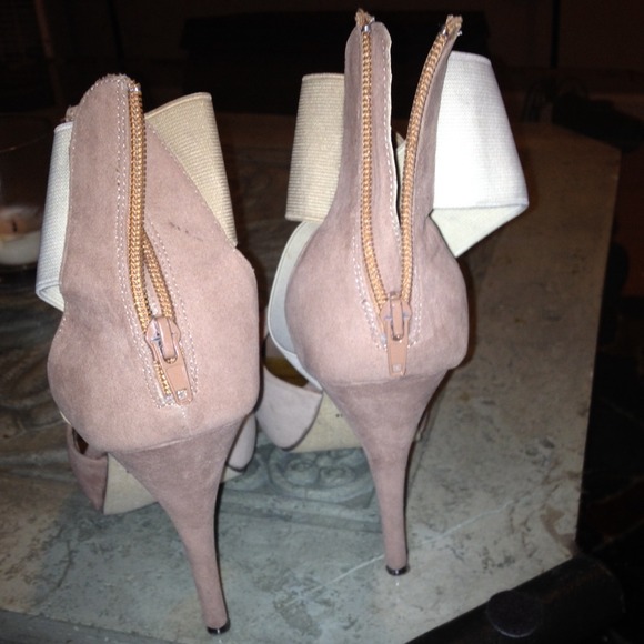 SOLD - Picture 3 of 4