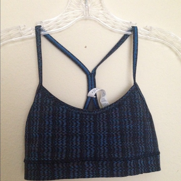 LULULEMON brand new never worn sports bra size 4