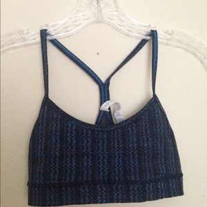 LULULEMON brand new never worn sports bra size 4