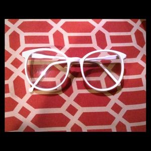 Vintage White Frames