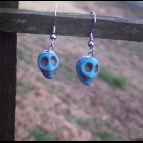 Skull earrings