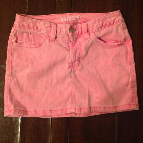 Guess neon pink skirt