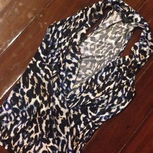 NWOT Guess low cut top