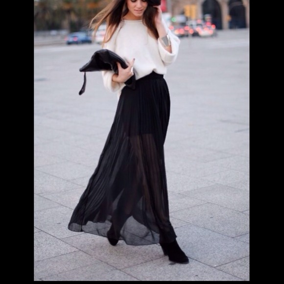 Dresses & Skirts - Black Chiffon Maxi Skirt