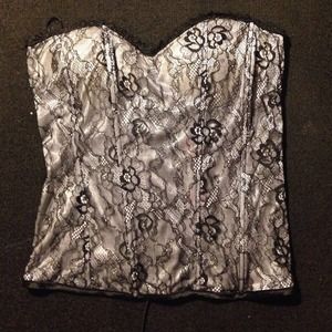 LYDIA back and white lace  - size LARGE - NWT