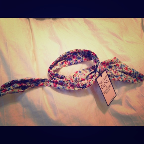 CULTGAIA head turnand!! BRAND NEW! Super trendy