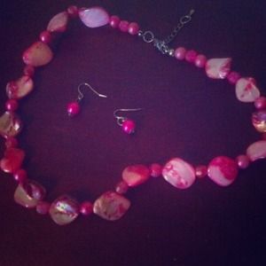 Fuchsia necklace and earring