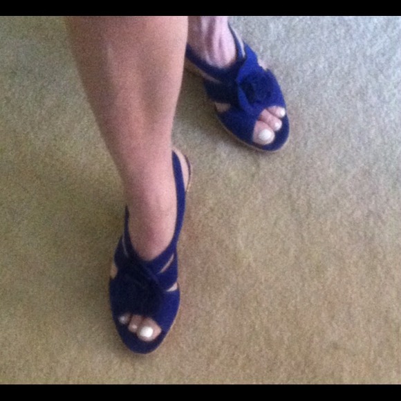 Shoes - Picture 2 of 2