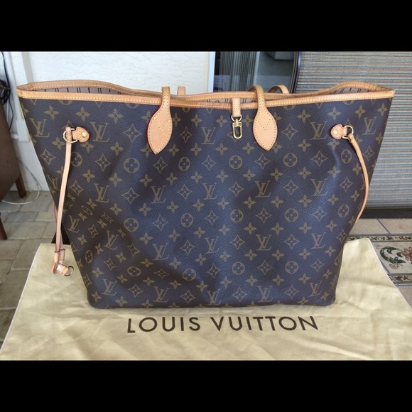 ⛔️HOLD⛔️💯Authentic Louis Vuitton Neverfull GM