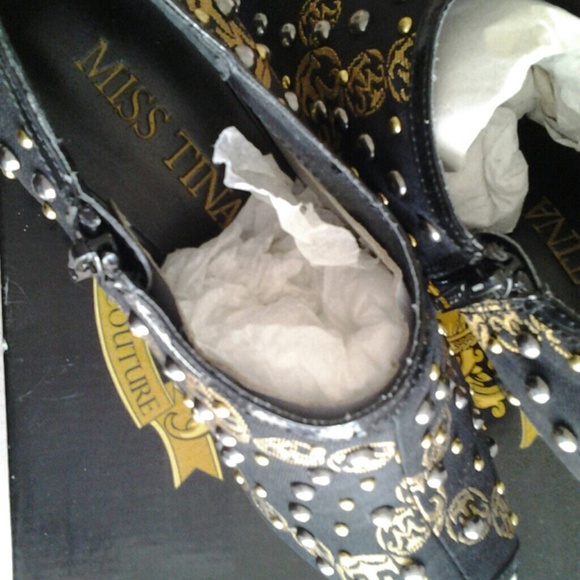 MISS TINA GOLD STUDDED BOOTIES (House Of Dereon) - Picture 3 of 4