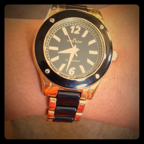Black and gold watch..