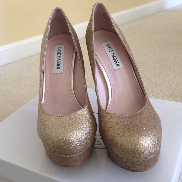 Steve Madden Caryssa Glitter Platform Heel