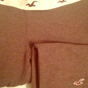 Brown hollister leggings. Size M, Capri style