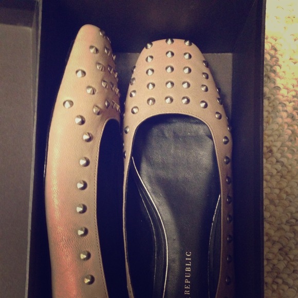 Rock & Republic Nude Spiked Flats (9)