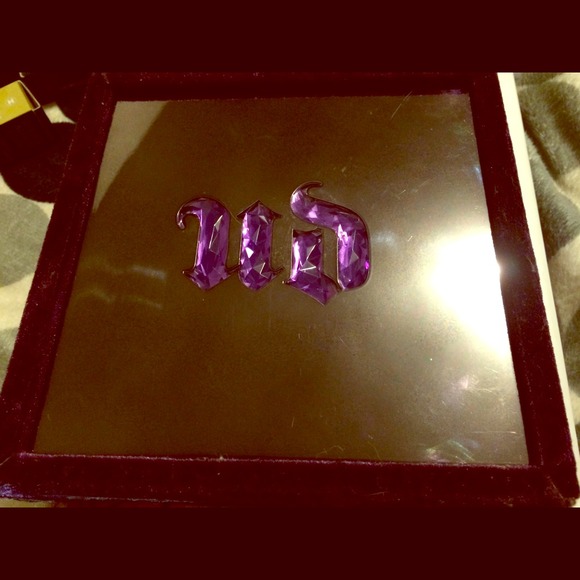 Urban decay limited edition eyeshadow palette