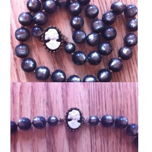 @auntmoosie Vintage Cameo Necklace