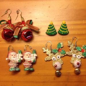 Christmas earring bundle