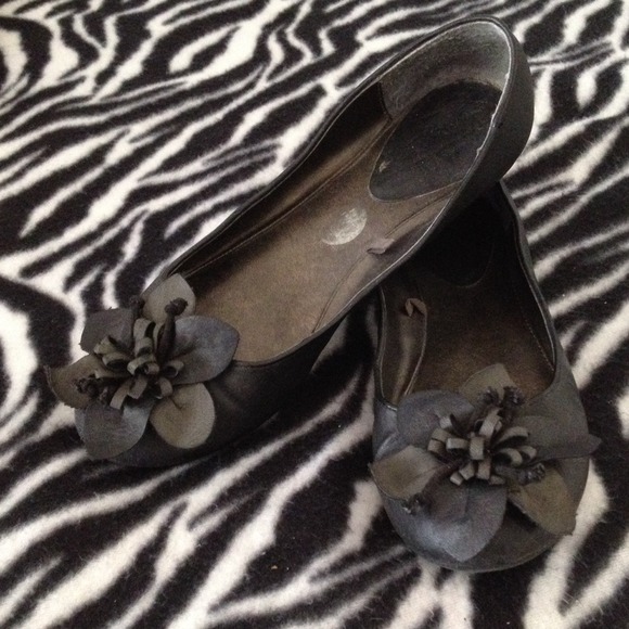 Black flats