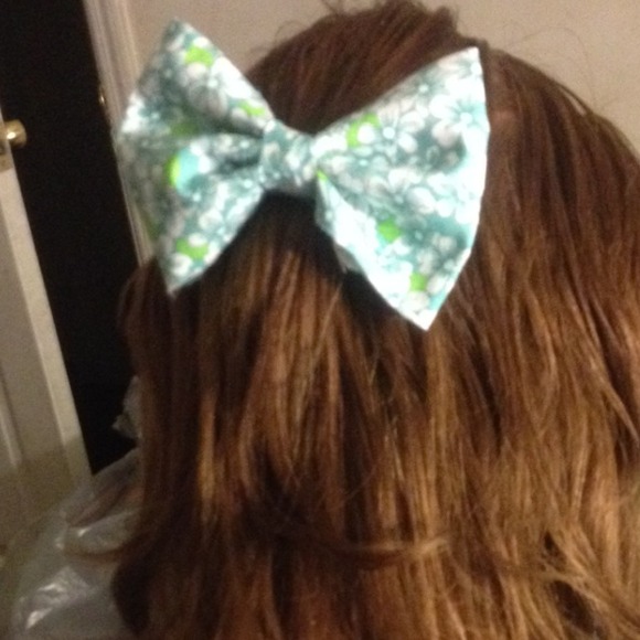 Hair bow