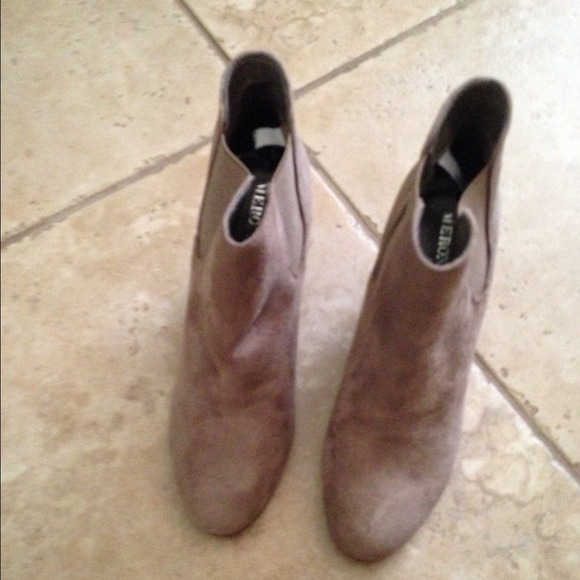 Tan wedge,brand new! Perfect condition