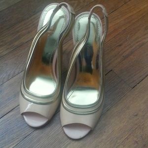 Vince camuto sling back pumps size 6