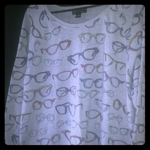 Grey scoopneck sweater with glasses galore print
