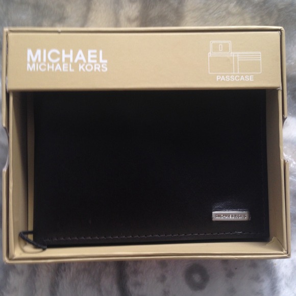 Michael Kors leather  wallet