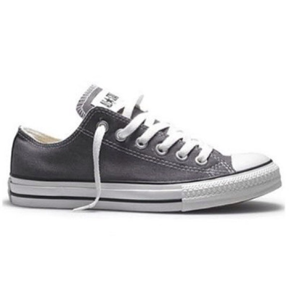 Converse Chuck Taylor All-Star (size 8.5)