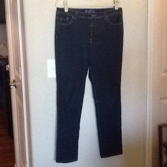!!!!Sold!!!! Gloria Vanderbilt skinny jeans