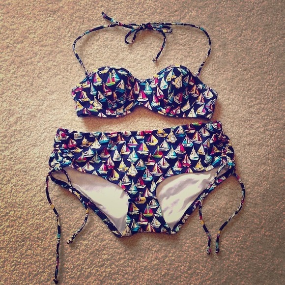 Victoria's Secret sailboat bikini 34B & medium