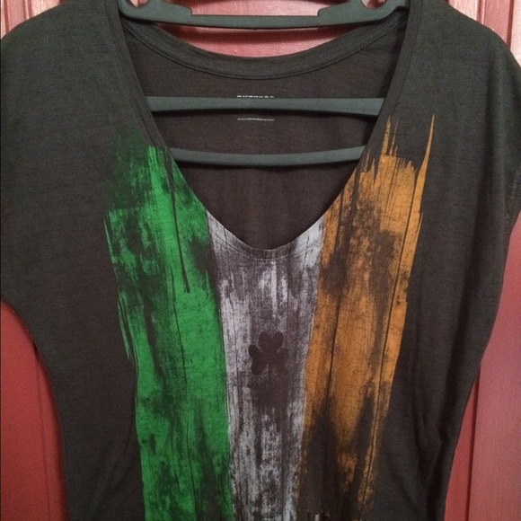 NWOT IRISH FLAG TSHIRT