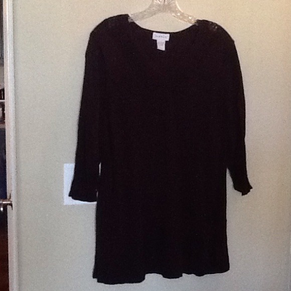 !!REDUCED!!! Avenue spring sweater in plum