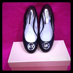 MK Black Fulton Quilted Ballet Leather. Size 8 1/2