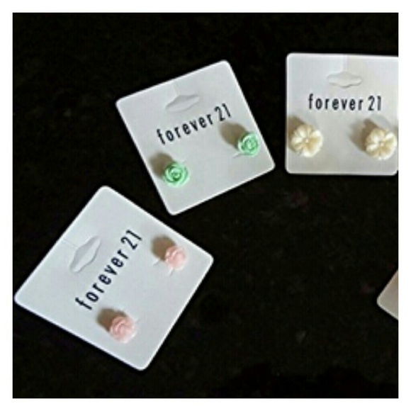 5 sets Forever 21 stud earrings! CUTE - Picture 3 of 4