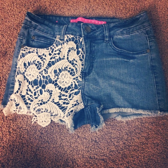 Denim - Mid-High waist shorts
