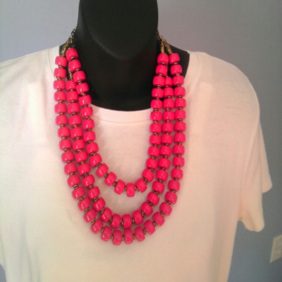 Beautiful 3 strand neclace