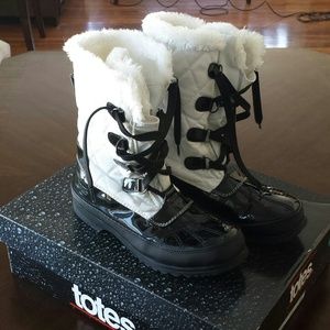 Winter boots with fur