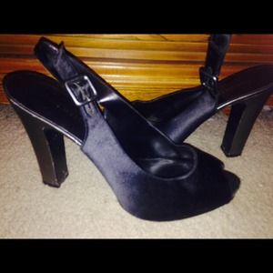 Nine West black sling backs