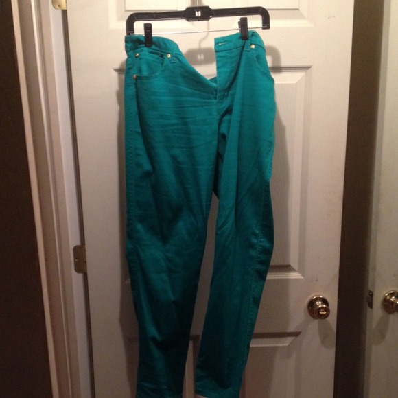 *****SOLD*****Colored Skinny jeans