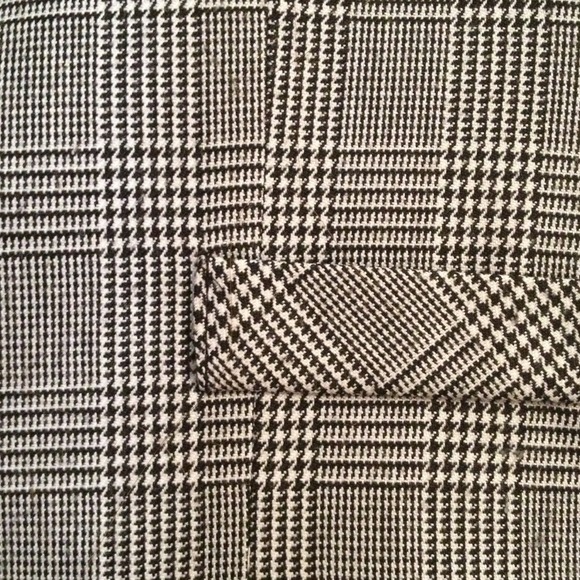 Black and white tie back vest. - Picture 2 of 2